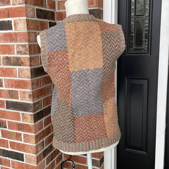 Woolrich Lambs Wool Sweater Vest - Picture 4 of 9